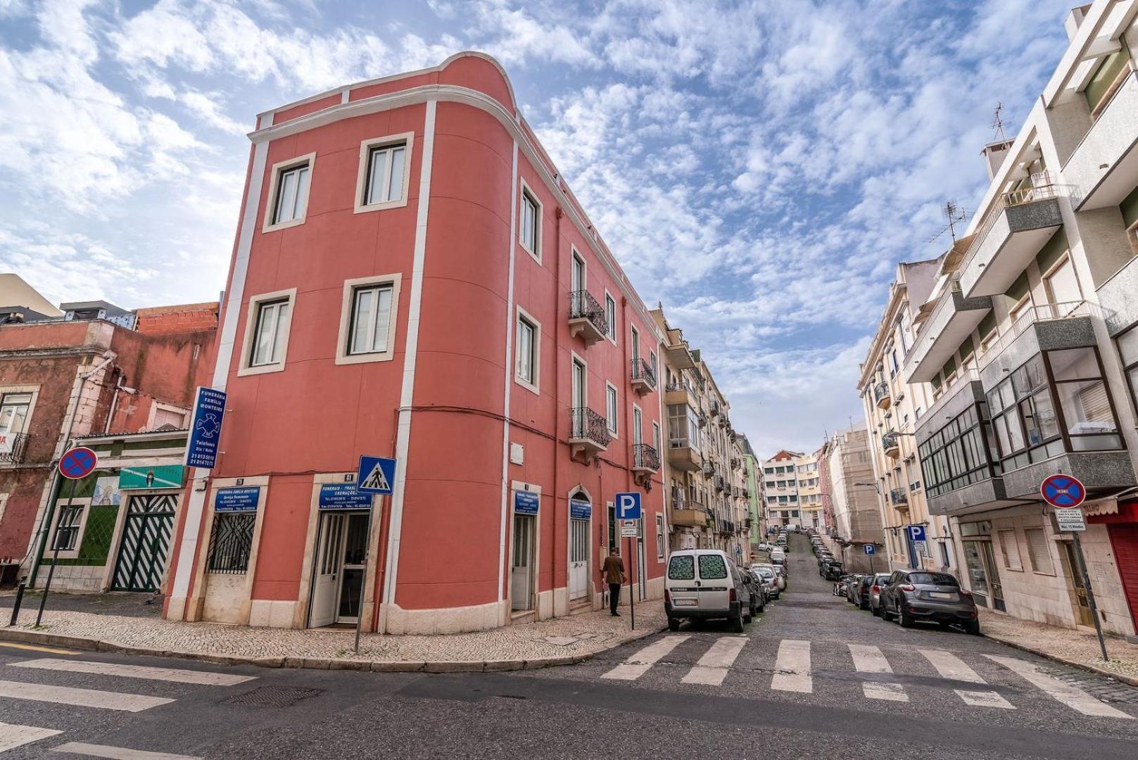 Guestready - Modern 2Bedroom Apartment In Graca Lisbon Luaran gambar