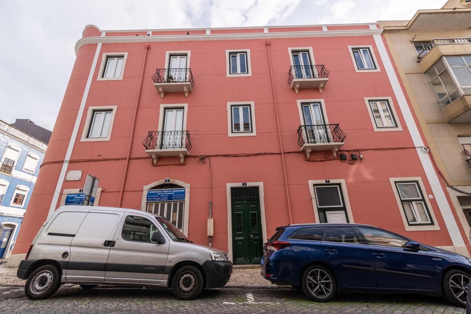 Guestready - Modern 2Bedroom Apartment In Graca Lisbon Luaran gambar